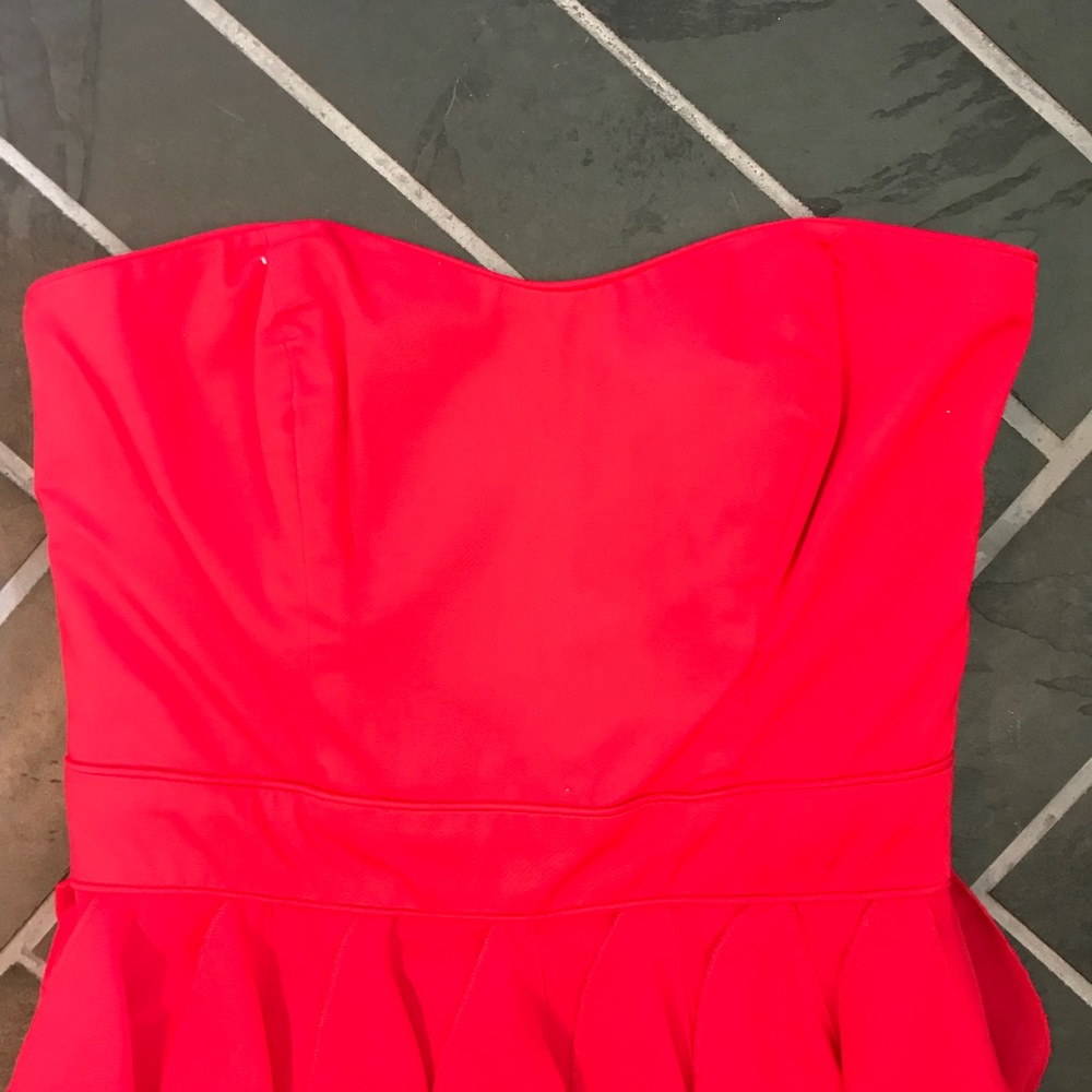 French Connection Red Ruffled Cocktail dress - Picture 5 of 7